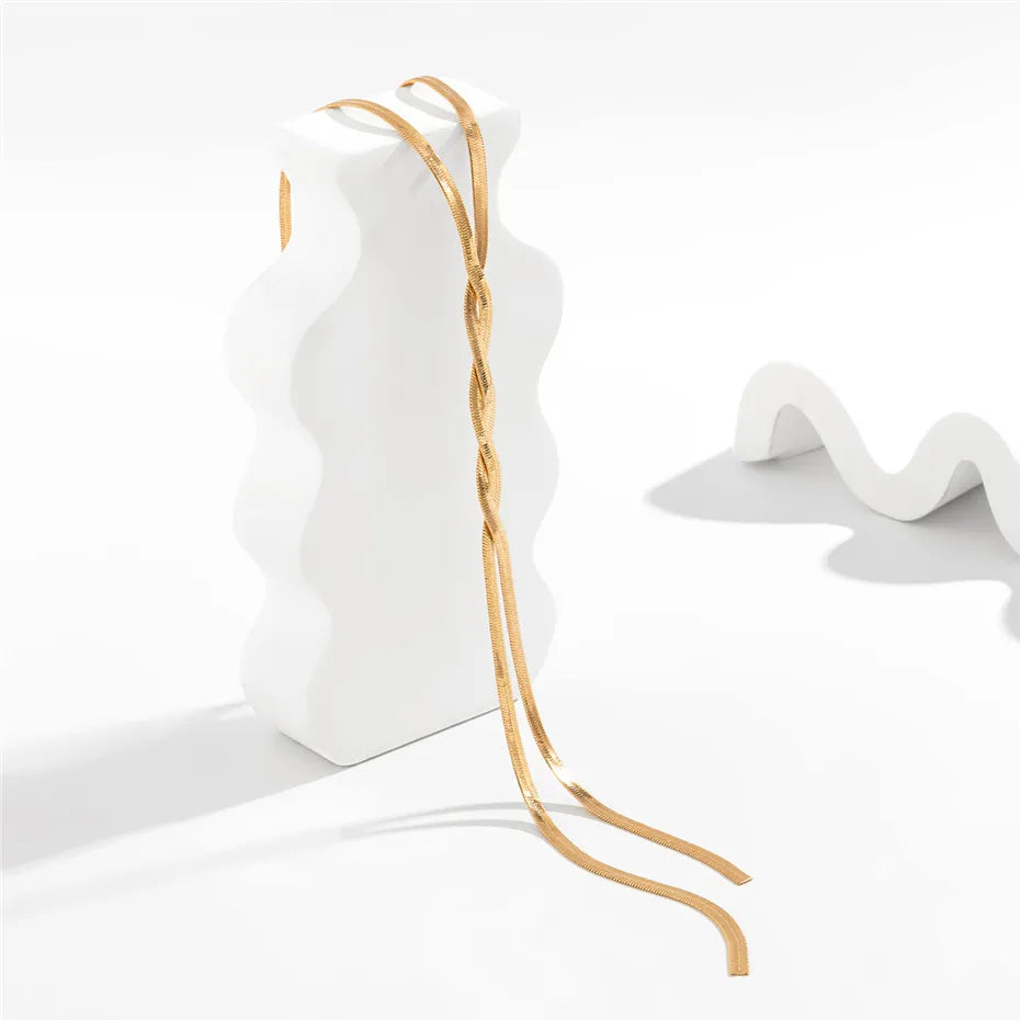 Collier long élégant avec design serpent ajustable