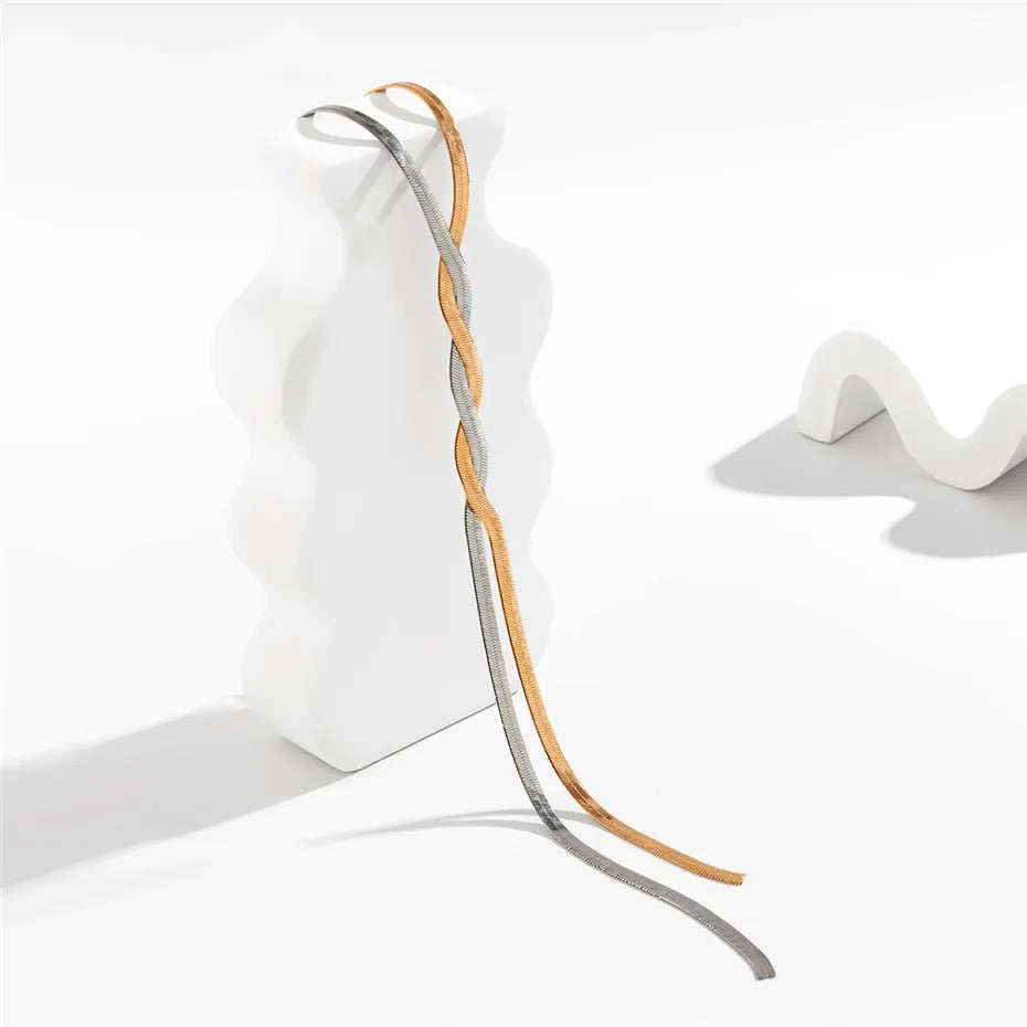 Collier long élégant avec design serpent ajustable