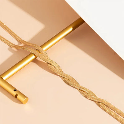 Collier long élégant avec design serpent ajustable