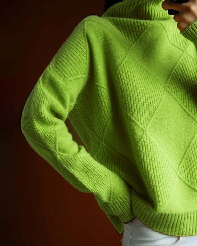 Denise – Pull à col roulé élégant avec des finitions raffinées