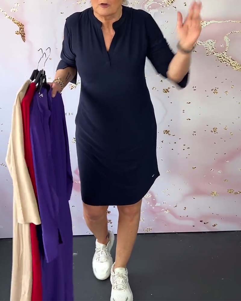 ELLE | ROBE UNIE AVEC COL EN V