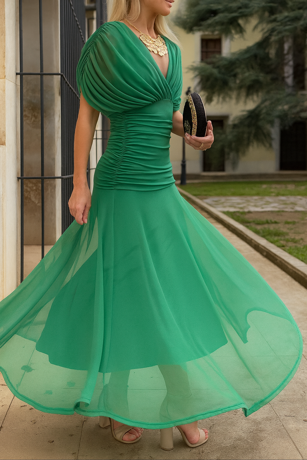 MARGUERITE | ROBE ÉLÉGANTE À BOUTONNIÈRE EN TULLE