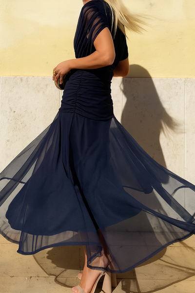 MARGUERITE | ROBE ÉLÉGANTE À BOUTONNIÈRE EN TULLE